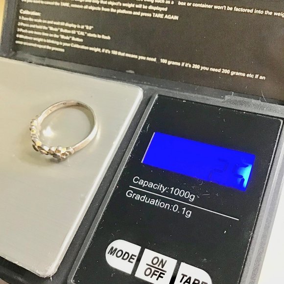 Petite Sterling Silver Flowers Ring Size 8.75 Triple Daisy Design Thin Band - Picture 11 of 12